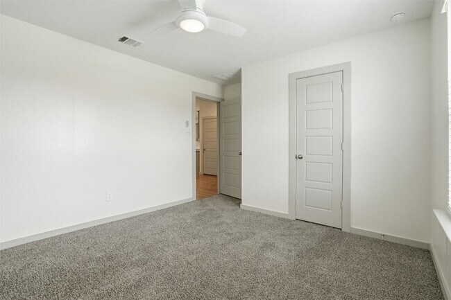 Building Photo - 1022 Curly Angora Ct