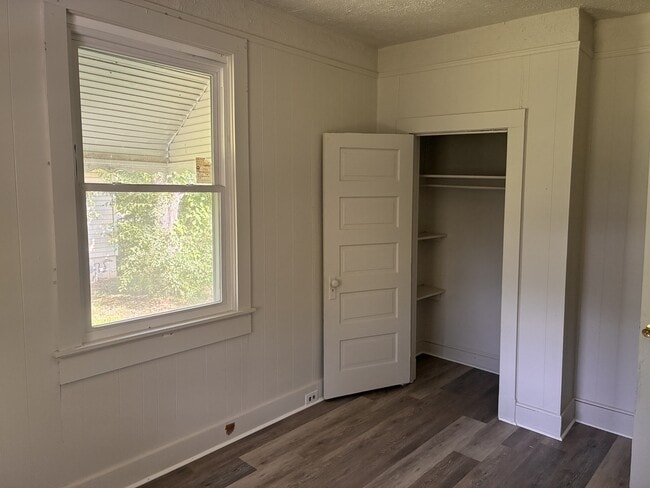 Building Photo - 1226 Sizemore St