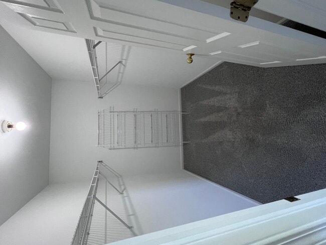Building Photo - 1134 Dovercliff Way