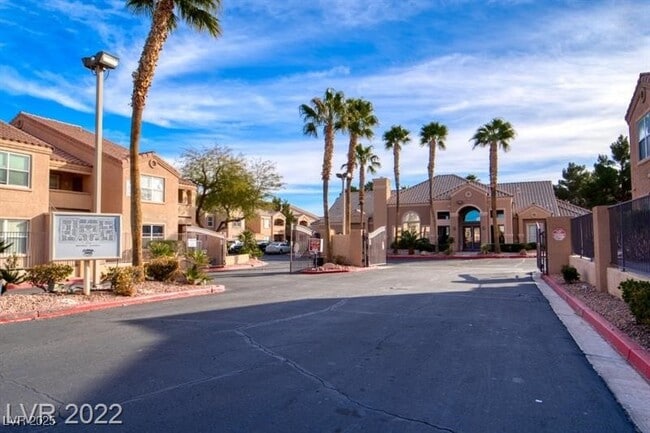 Building Photo - 8101 W Flamingo Rd