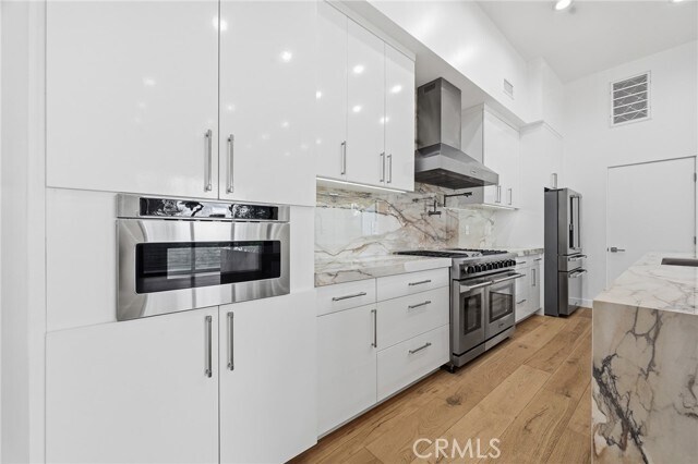 Building Photo - 6565 Pickwick St