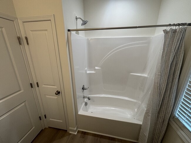 Building Photo - 127 Godwin Ln