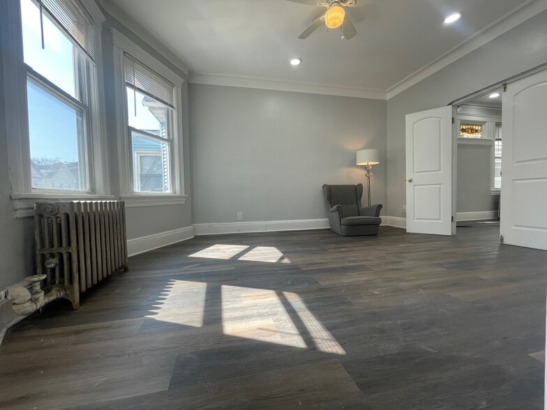 Building Photo - 101 Romaine Ave