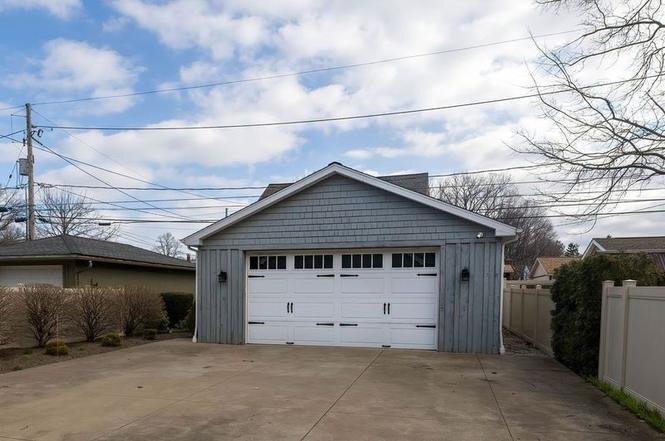 Building Photo - 405 Shenley Dr