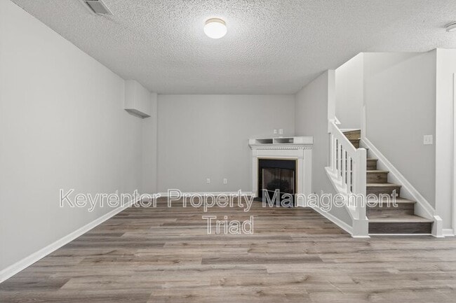 Building Photo - 94 Tannenbaum Cir