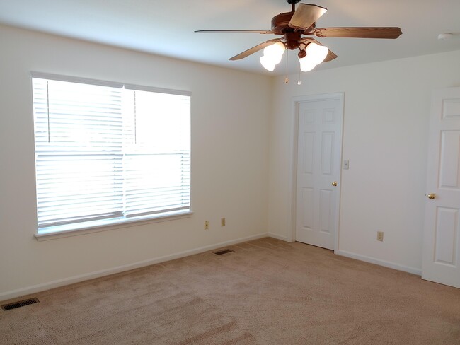 Building Photo - 3517 Prescott Dr