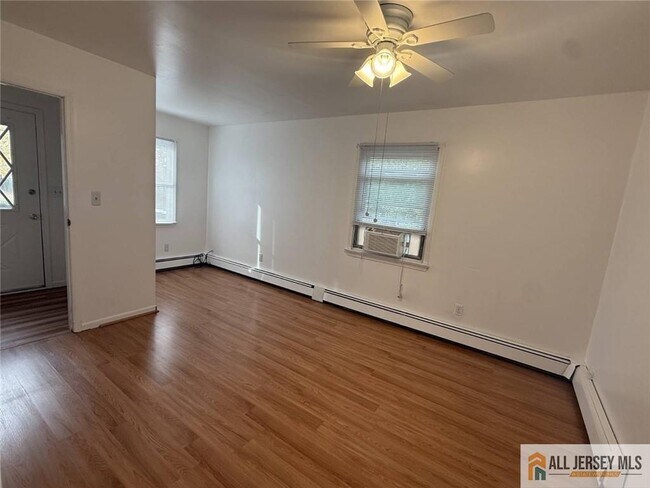 Building Photo - 1824 Pershing Pl