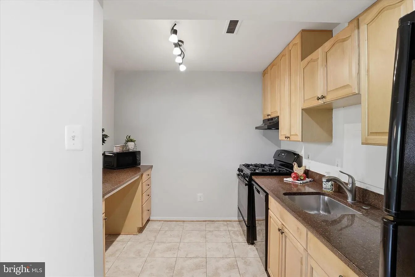 Building Photo - 501 N Armistead St