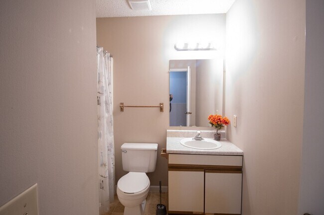 Building Photo - 3715-3715 Pimlico Dr