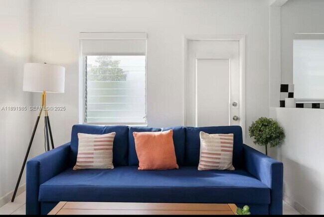 Building Photo - 7721 Harding Ave