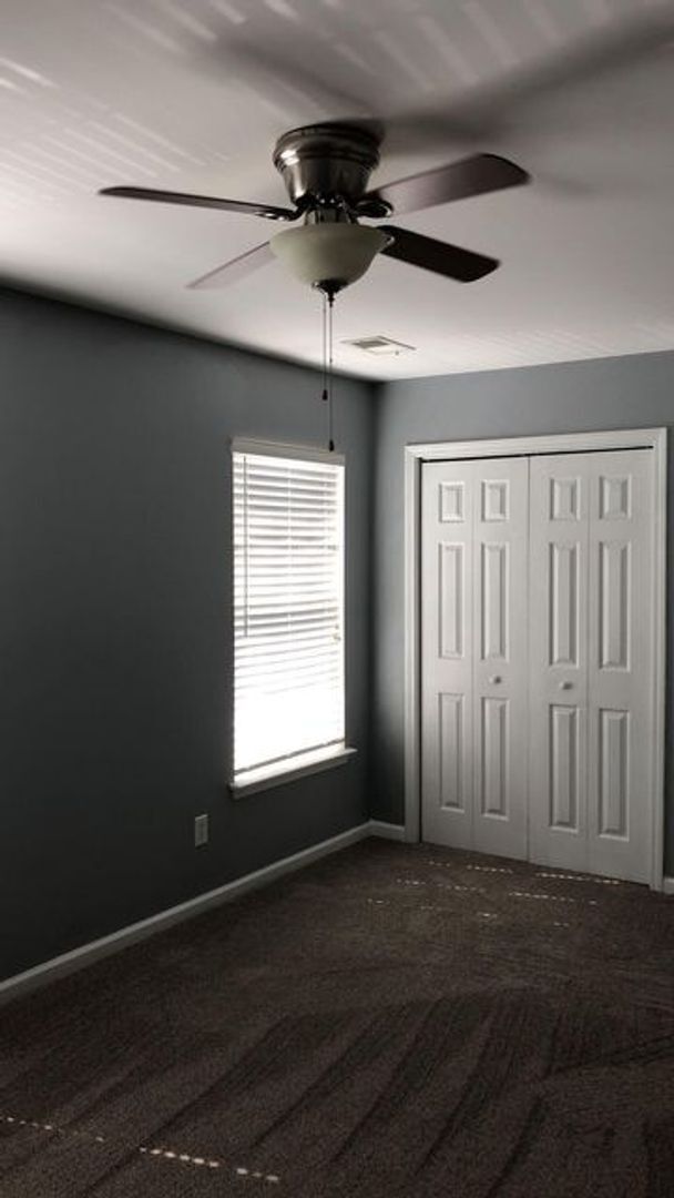 Building Photo - Beautiful Gated Townhome Community
