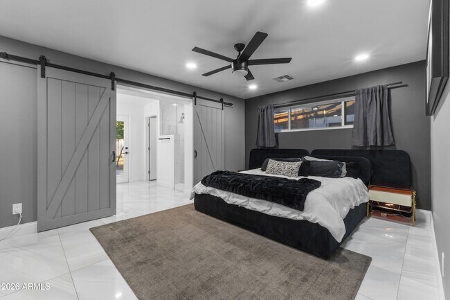 Building Photo - 3938 E Cheery Lynn Rd