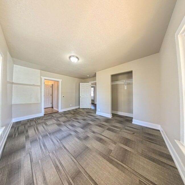 Building Photo - Newly remodeled 3 bedroom 1 bathroom home-Located in Jefferson