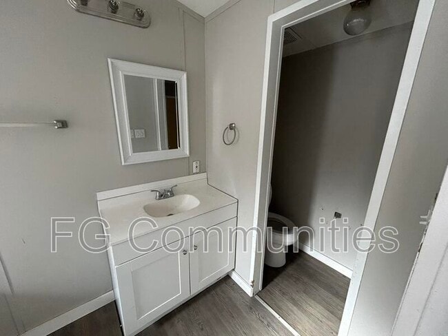 Building Photo - 188 Golden Oaks Ln