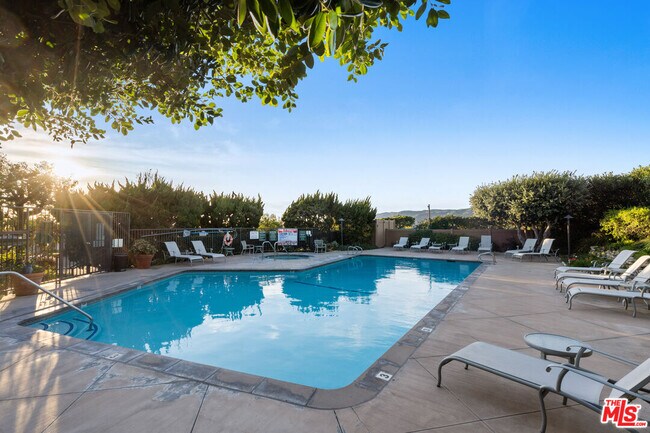 Building Photo - 6801 Seawatch Ln