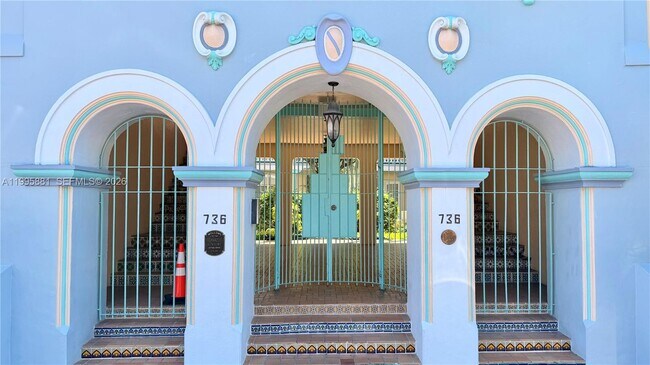 Building Photo - 736 13th St