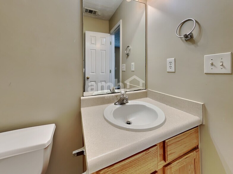 Building Photo - 435 Shenandoah Ct