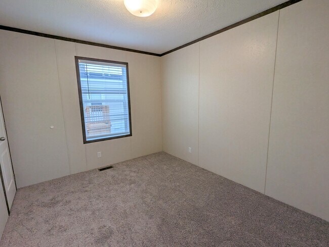 Building Photo - 849 Kansas