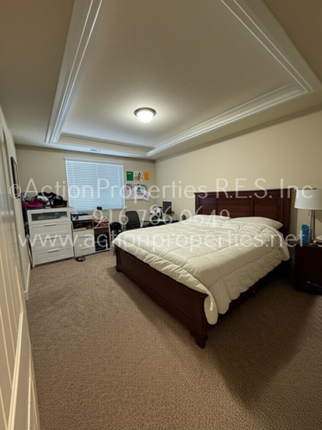 Building Photo - Gated Penryn Patio 2 Story Home, 3 Bedroom...