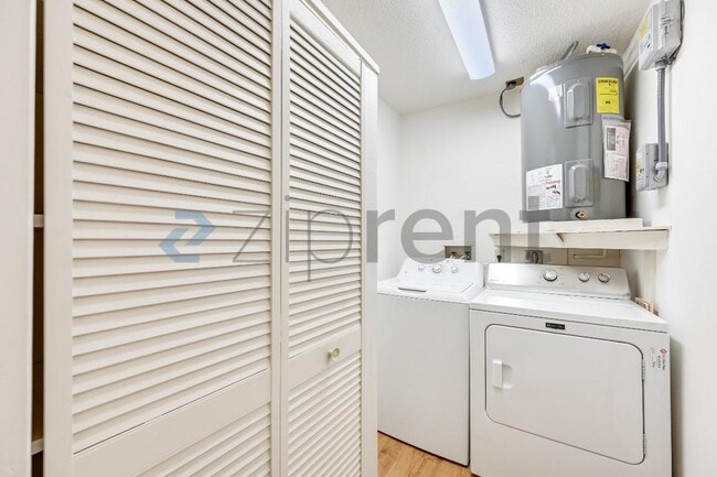 Building Photo - 1624 Whitehead Dr