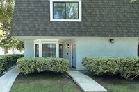 Building Photo - 2600 Huntington Dr