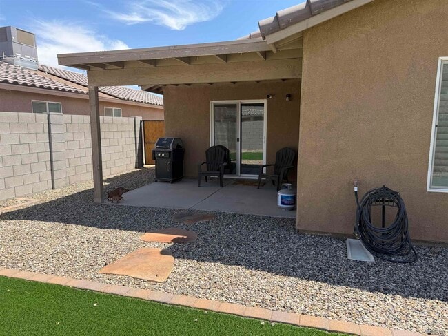 Building Photo - 4428 S Cholla Wy
