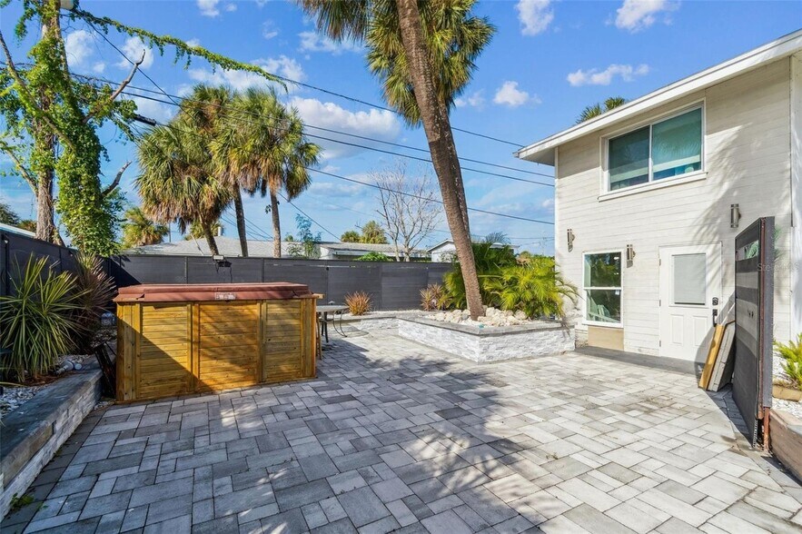 Building Photo - 760 Bohenia Cir S