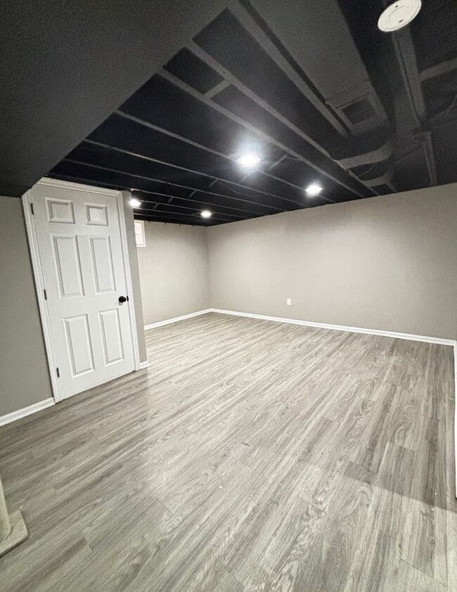 Building Photo - Spacious 3-Bedroom 2 Bath Home in Gary