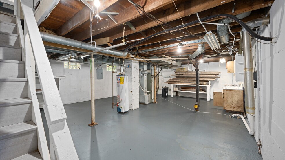 Basment - 1001 Patchen Rd