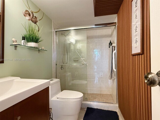 Building Photo - 800 Parkview Dr