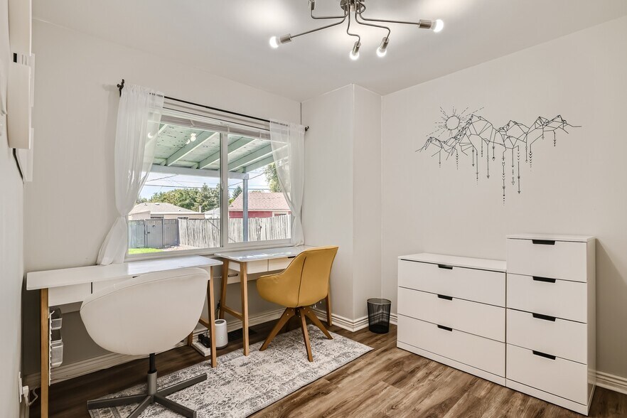 Office - 1309 Jamaica St