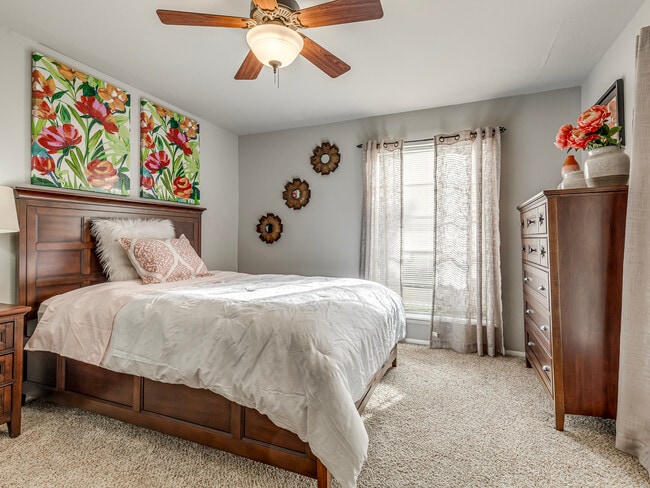 Barcelona Apartments - Bedroom - Barcelona Apartments