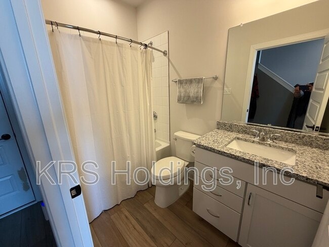 Building Photo - 2027 Melbourne St