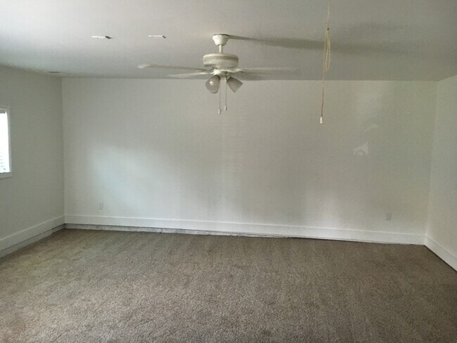 Building Photo - Beautiful 3 bedroom Home! (Updated Pictures Coming Soon)