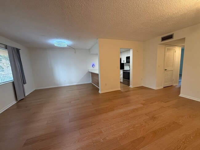 Building Photo - Great Largo 2/1 condo 55+ community