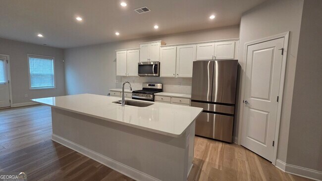 Building Photo - 521 Elkwood Ln