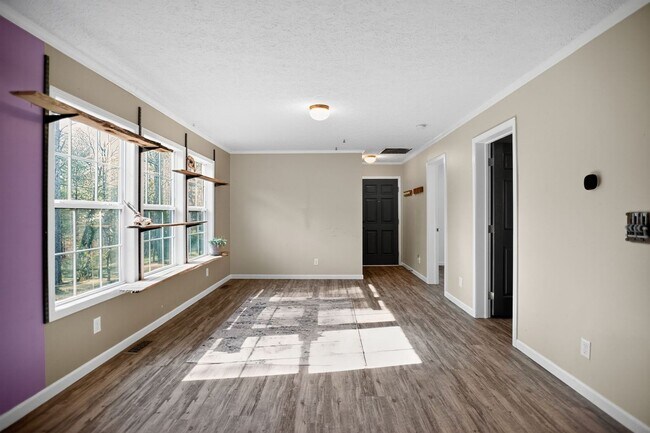 Building Photo - 318 Souther Rd