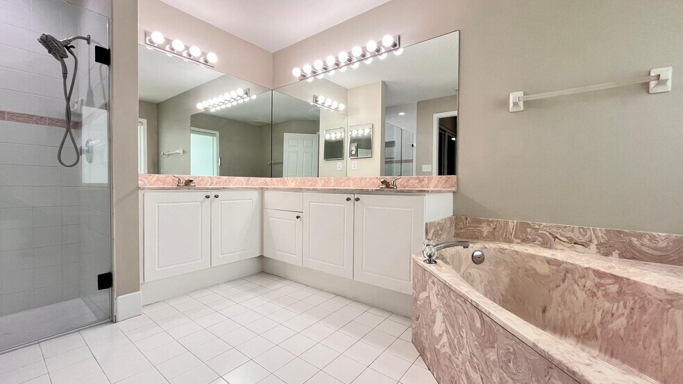 Building Photo - 1627 Oak Berry Cir