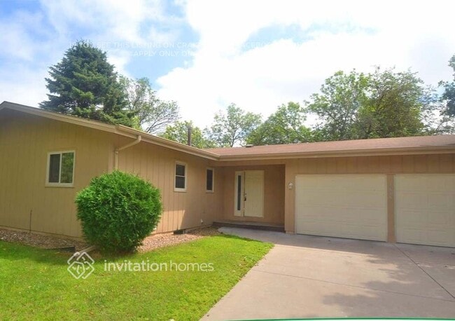 Building Photo - 7818 Hampshire Cir N