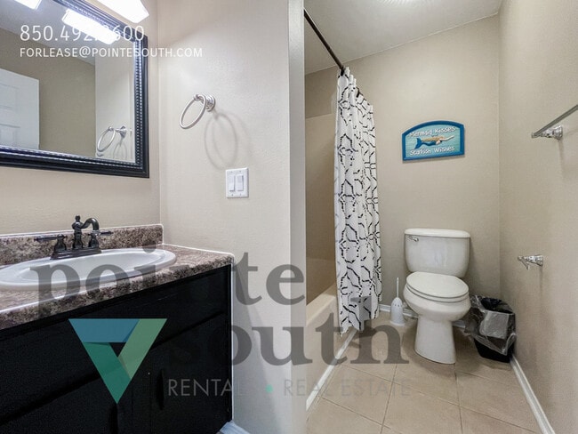 Building Photo - 13948 River Rd