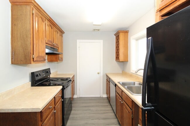 Building Photo - 2418 W Wedington Dr