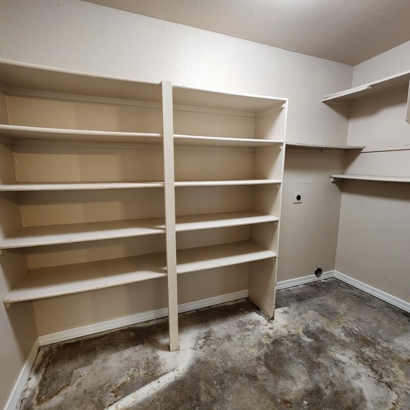 Building Photo - 608 S Pioneer