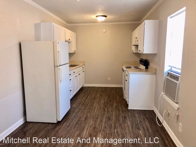 Building Photo - 3 br, 1 bath House - 207 Love St. Apt. 112