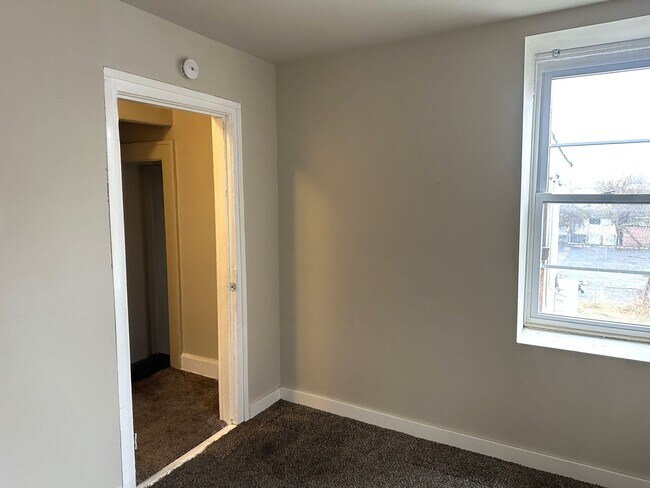 Building Photo - 425 Highland Ave