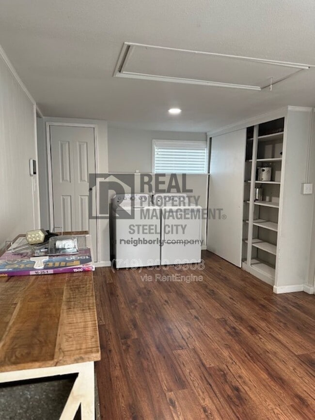 Building Photo - 2410 St Clair Ave.