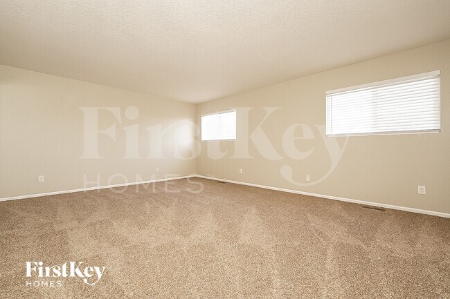 Building Photo - 783 Willow Dr
