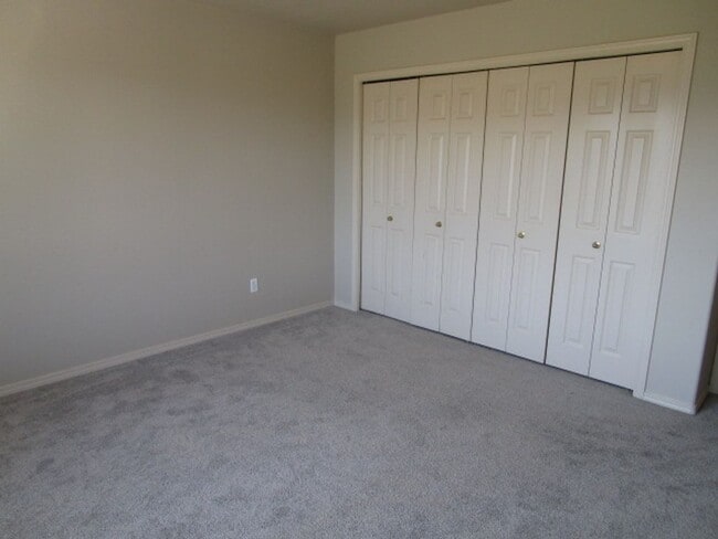 Building Photo - 127 S 18th St