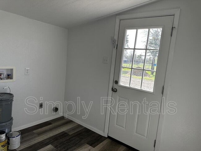 Building Photo - 1979 FM2649