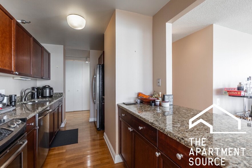 Building Photo - 474 N Lake Shore Dr