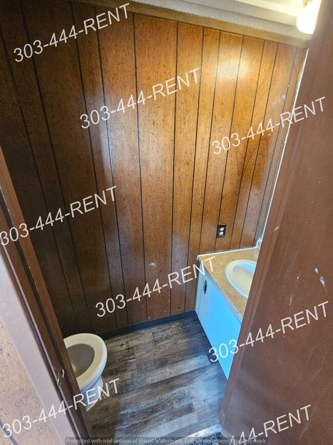 Building Photo - Must See! Will Go Fast!  Log Lane Village 3 bedroom & 1.5 bathroom